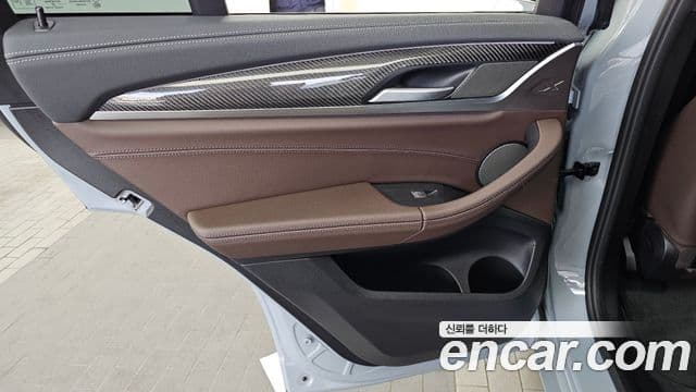 BMW X4 2022 — Photo 26/33