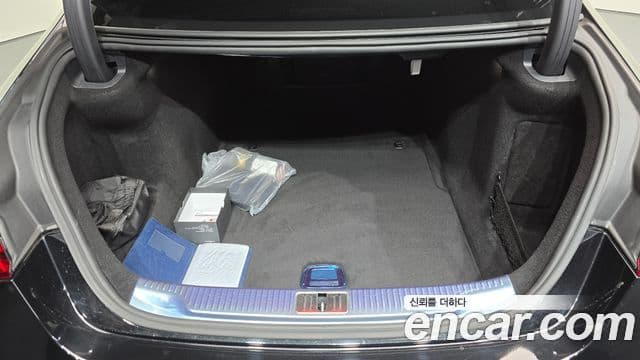 Mercedes-Benz S-Class 2021 — ფოტო 17/20