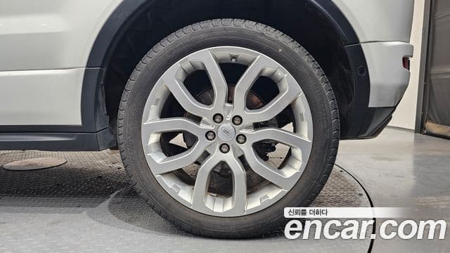 Land Rover Range Rover Evoque 2019 — Şəkil 23/32