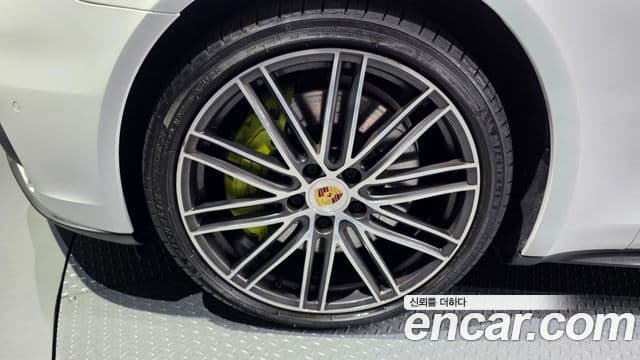 Porsche Panamera 2019 — Фото 5/20