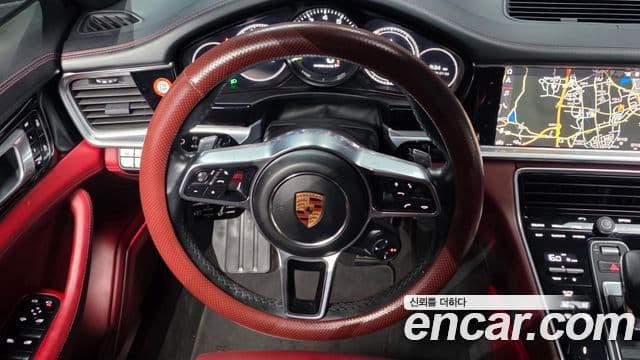 Porsche Panamera 2019 — Фото 13/20