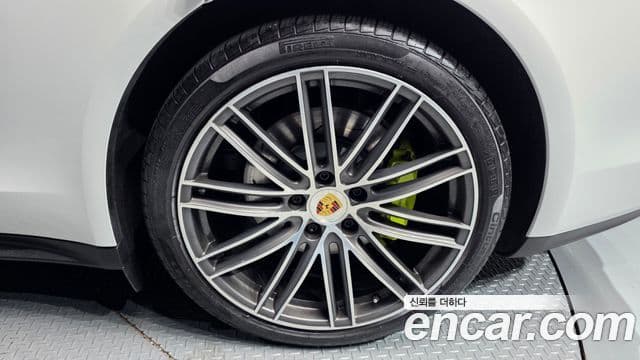 Porsche Panamera 2019 — Photo 31/38