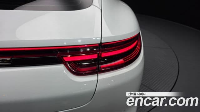 Porsche Panamera 2019 — Photo 8/38