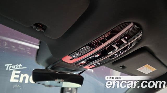 Porsche Panamera 2019 — Photo 37/38
