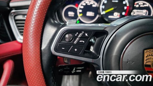 Porsche Panamera 2019 — Photo 28/38