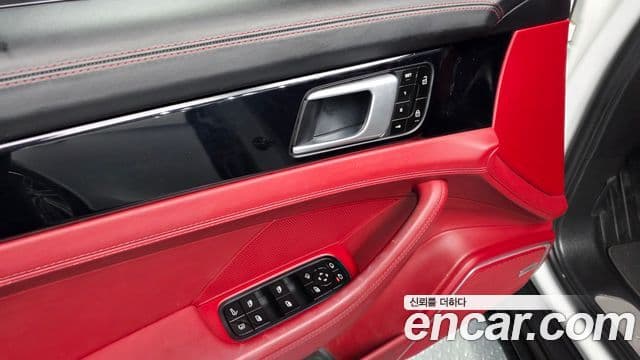 Porsche Panamera 2019 — Photo 16/38