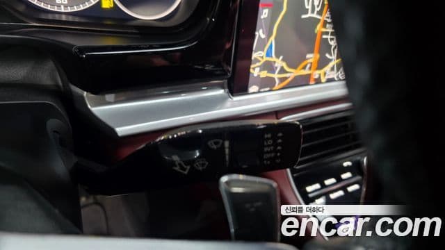 Porsche Panamera 2019 — Photo 33/38