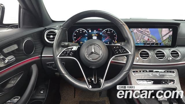 Mercedes-Benz E-Class 2023 — ფოტო 12/20