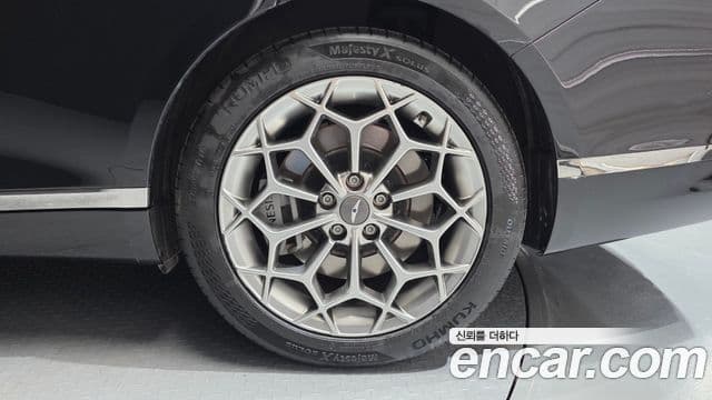 Genesis G80 2023 — ფოტო 31/33