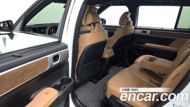 Hyundai Santa Fe 2023 — Photo 5/20