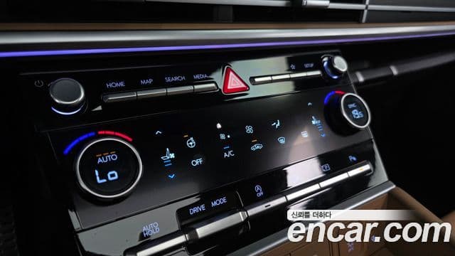 Hyundai Santa Fe 2023 — Photo 18/20