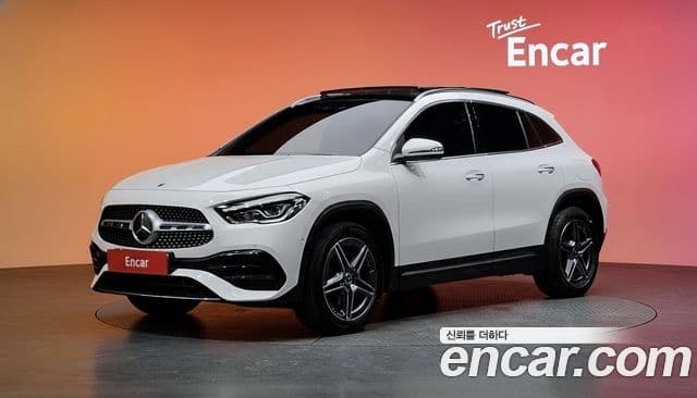 Mercedes-Benz GLA-Class 2023 — Şəkil 1/20