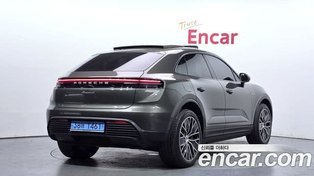 Porsche Macan EV 2025 — ფოტო 13/20