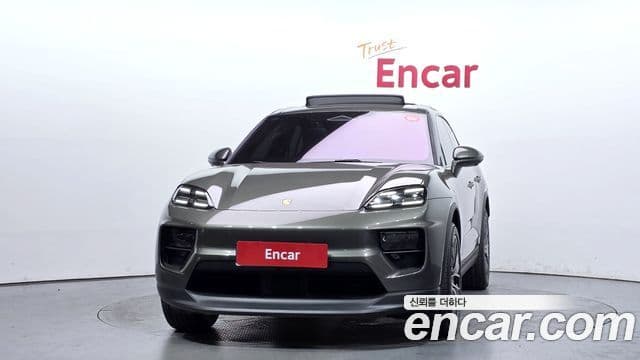 Porsche Macan EV 2025 — ფოტო 7/20