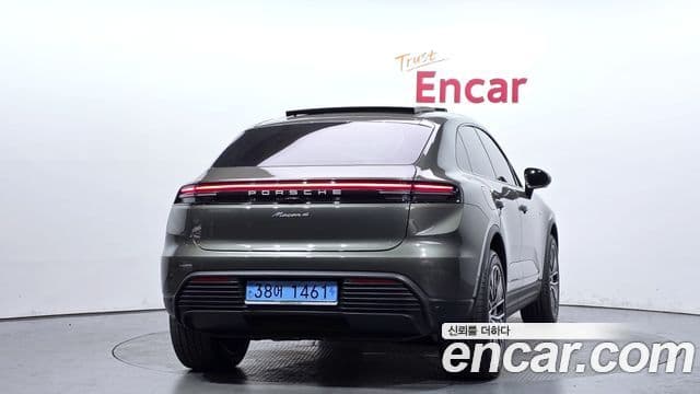 Porsche Macan EV 2025 — ფოტო 9/20