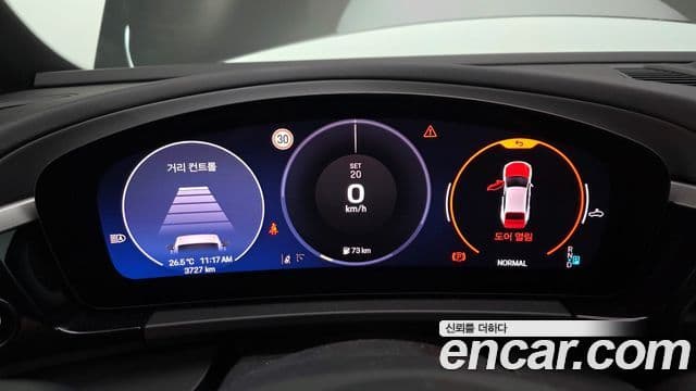 Porsche Macan EV 2025 — ფოტო 4/20