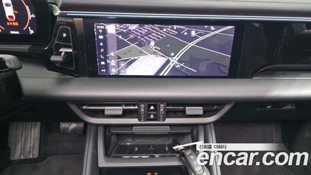 Porsche Macan EV 2025 — ფოტო 3/20