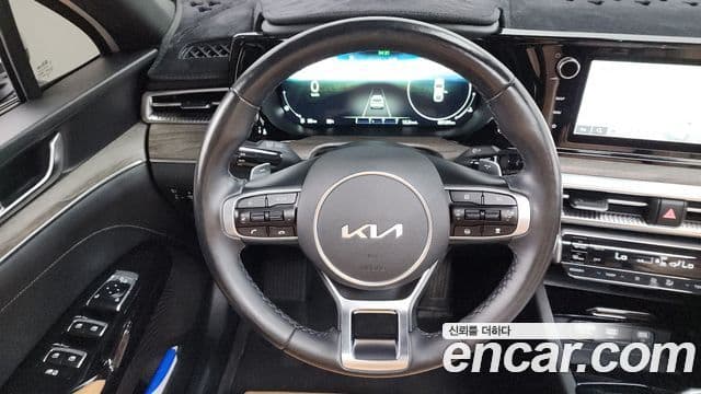 Kia K5 2021 — ფოტო 13/20