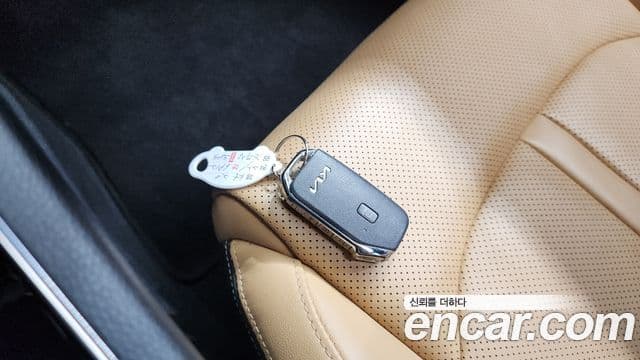 Kia K5 2021 — ფოტო 15/20