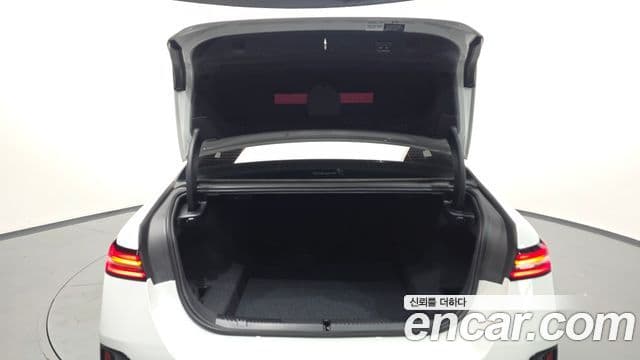 BMW 5 Series 2025 — Photo 32/33