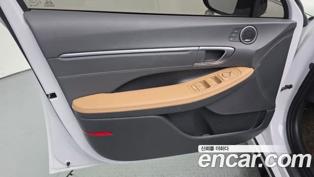 Hyundai Sonata Hybrid 2021 — Photo 3/36