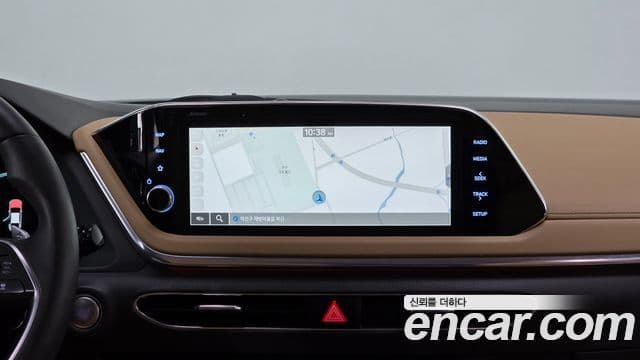 Hyundai Sonata Hybrid 2021 — Photo 21/36