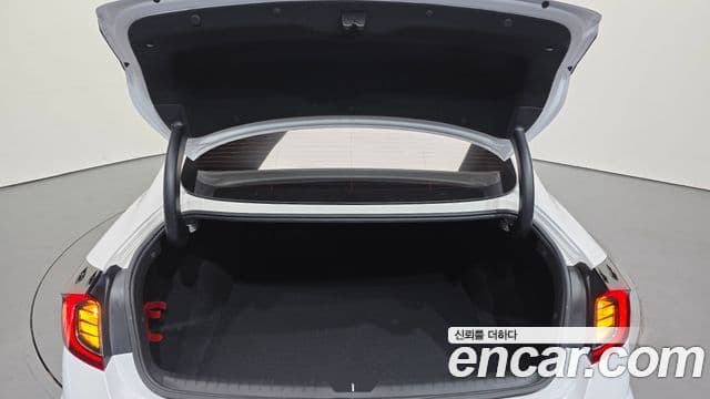 Hyundai Sonata Hybrid 2021 — Photo 24/36