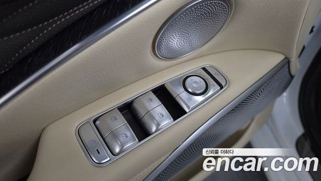 Kia The K9 2021 — Photo 15/38