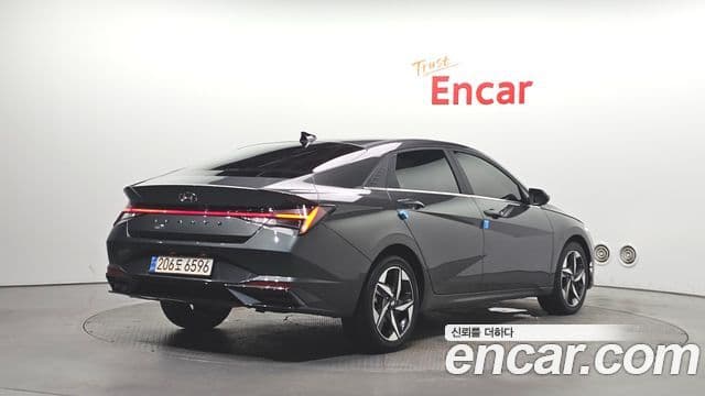 Hyundai Avante 2022 — фото 1 из 20