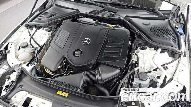 Mercedes-Benz E-Class 2025 — Photo 27/34