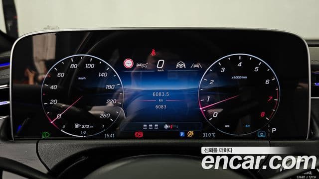 Mercedes-Benz E-Class 2025 — Photo 13/34