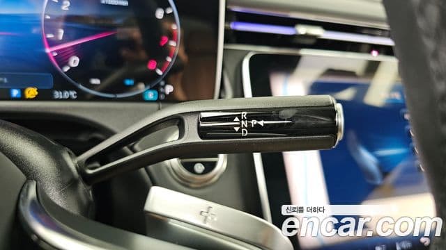 Mercedes-Benz E-Class 2025 — Photo 19/34