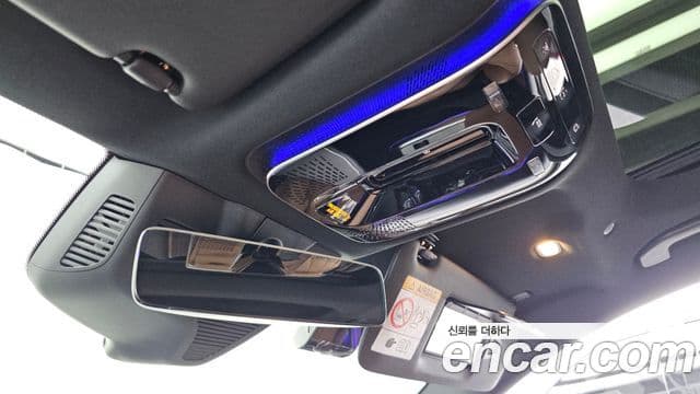 Mercedes-Benz E-Class 2025 — Photo 15/34