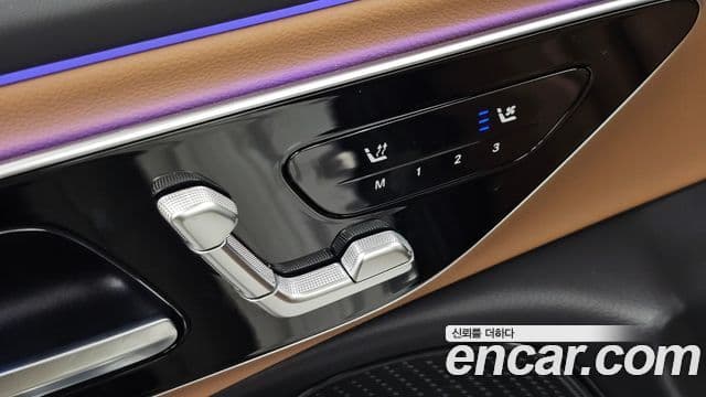 Mercedes-Benz E-Class 2025 — Photo 22/34