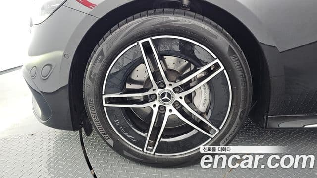 Mercedes-Benz E-Class 2025 — ფოტო 4/20
