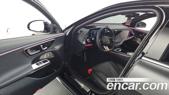 Mercedes-Benz E-Class 2025 — фото 9 из 20