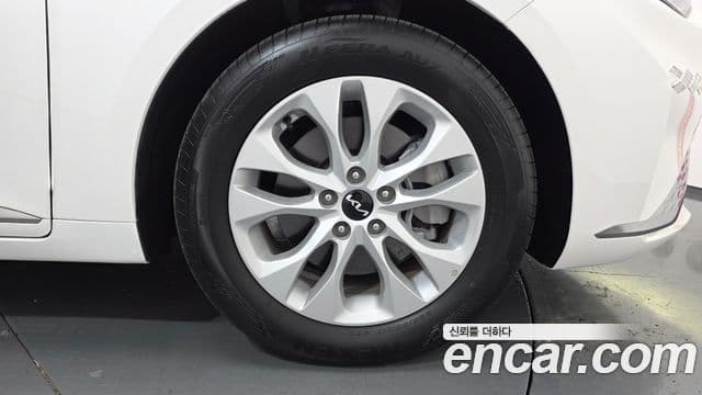 Kia K8 2022 — Şəkil 26/33