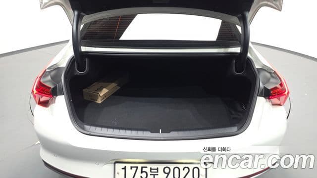 Kia K8 2022 — Şəkil 24/33