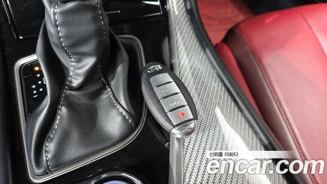Infiniti Q60 2018 — ფოტო 13/20