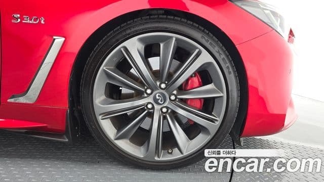Infiniti Q60 2018 — Photo 16/30