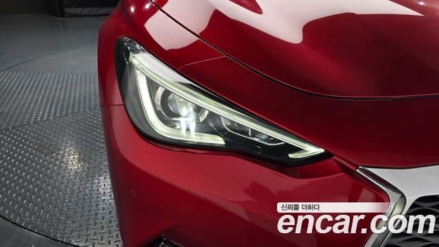 Infiniti Q60 2018 — Photo 5/30