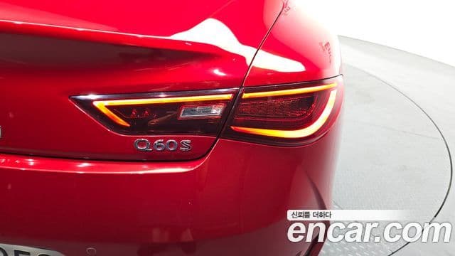 Infiniti Q60 2018 — Photo 17/30