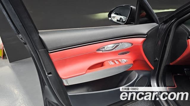 Genesis GV70 2022 — ფოტო 24/30