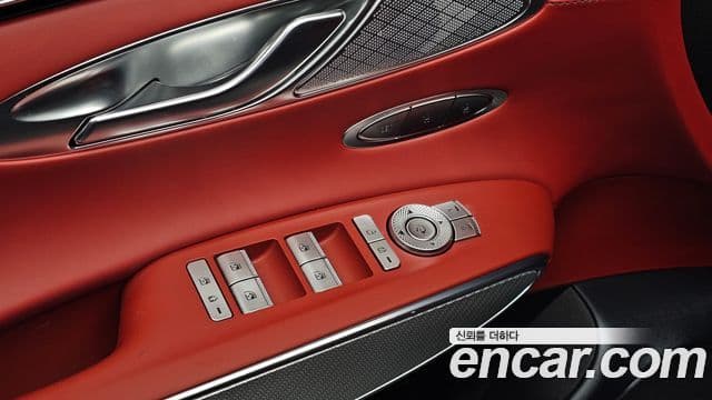 Genesis GV70 2022 — ფოტო 28/30