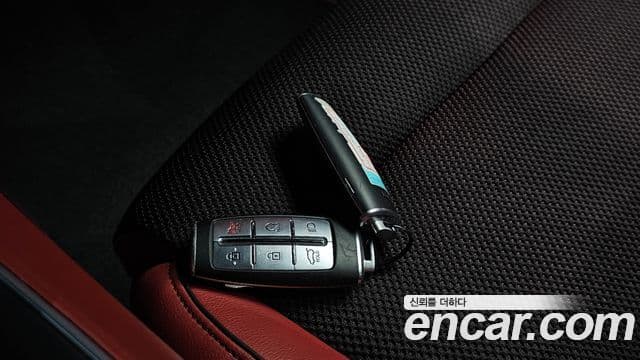 Genesis GV70 2022 — ფოტო 11/30
