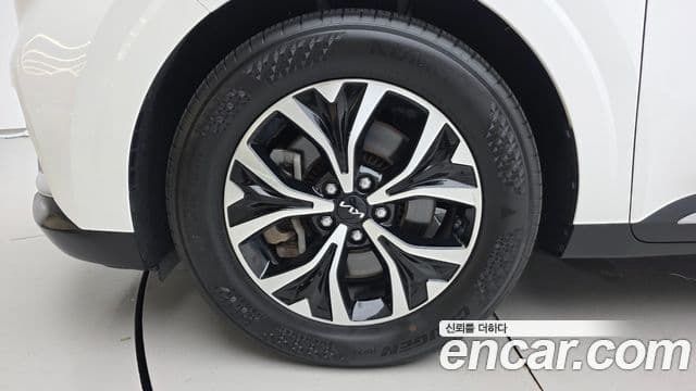 Kia Carnival 2022 — фото 5 из 20