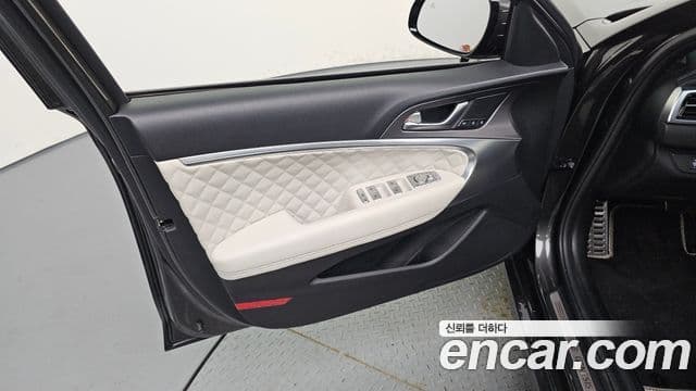 Genesis G70 2025 — Şəkil 19/33