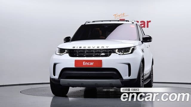 Land Rover Discovery 5 2018 — ფოტო 2/20