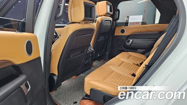 Land Rover Discovery 5 2018 — ფოტო 12/20
