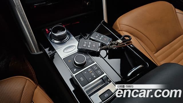 Land Rover Discovery 5 2018 — ფოტო 18/20